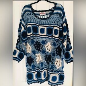EVC ~ Extra Touch Blue and White Crochet Sweater ~ SIZE ONE FITS ALL 💙